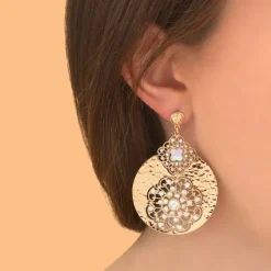 Angelique pierced stud earrings - white