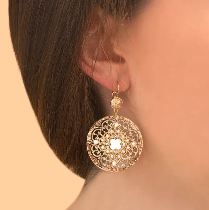 Angelique sleeper earrings - white