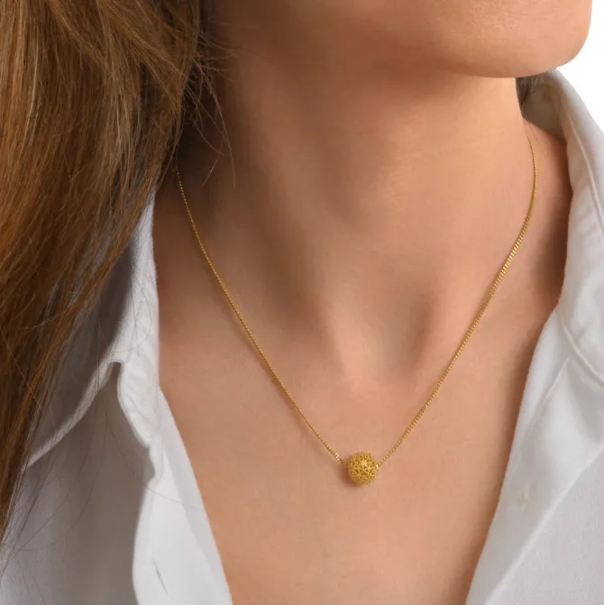 Betty Delicate Pendant Necklace - Gold