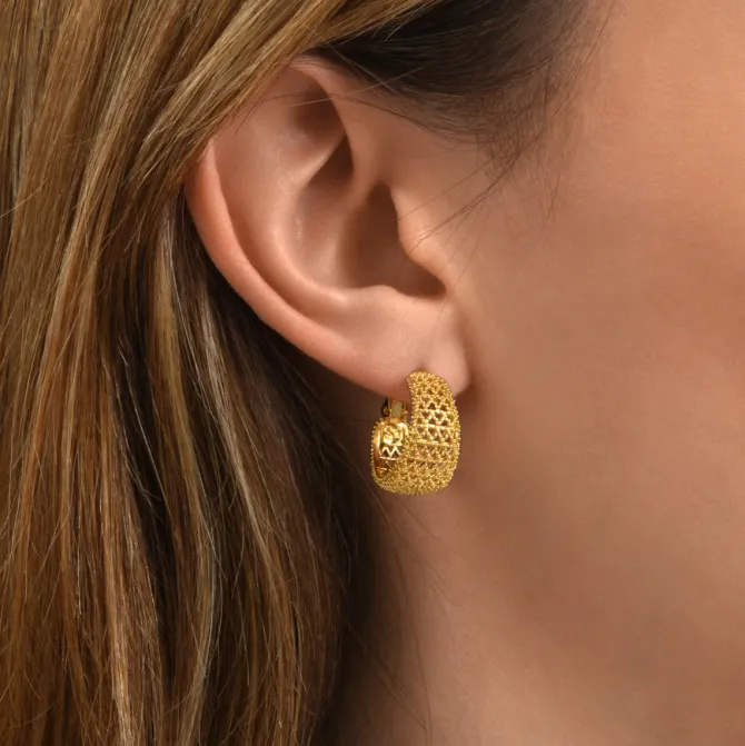 Betty thin hoop earrings - gold