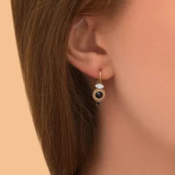 Fujita small sleeper earrings - white