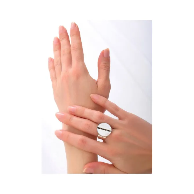 Hawaii adjustable ring - white mother-of-pearl