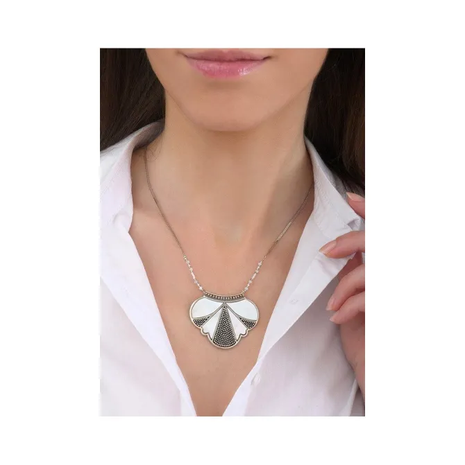 Hawaiian Pendant Necklace - White