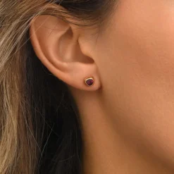Lhasa pierced stud earrings in gold-tone metal and mother-of-pearl - red