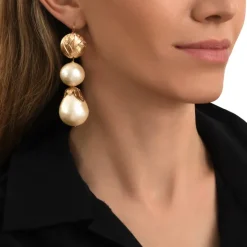 Lucy clip-on earrings in gold-tone metal - white