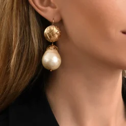 Lucy thin sleeper earrings - white