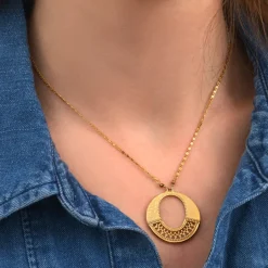 Noor round pendant necklace - gold