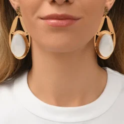 Noto clip-on earrings - mother-of-pearl
