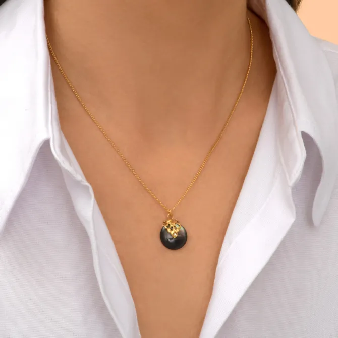 Positano adjustable pendant necklace - grey mother-of-pearl