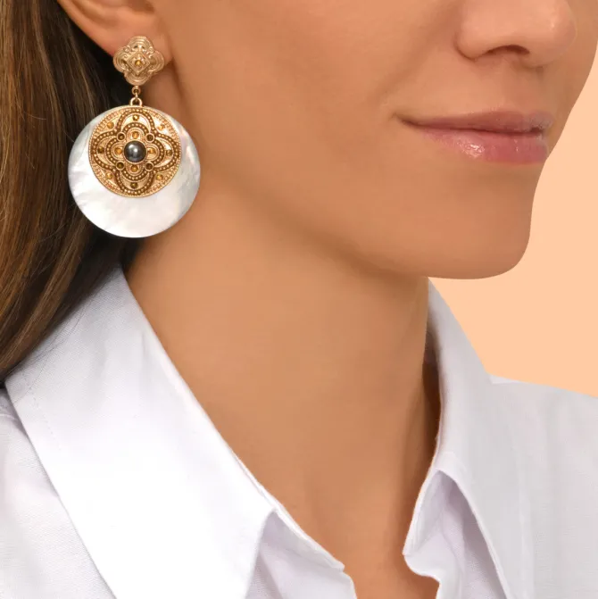 Positano pierced stud earrings - white