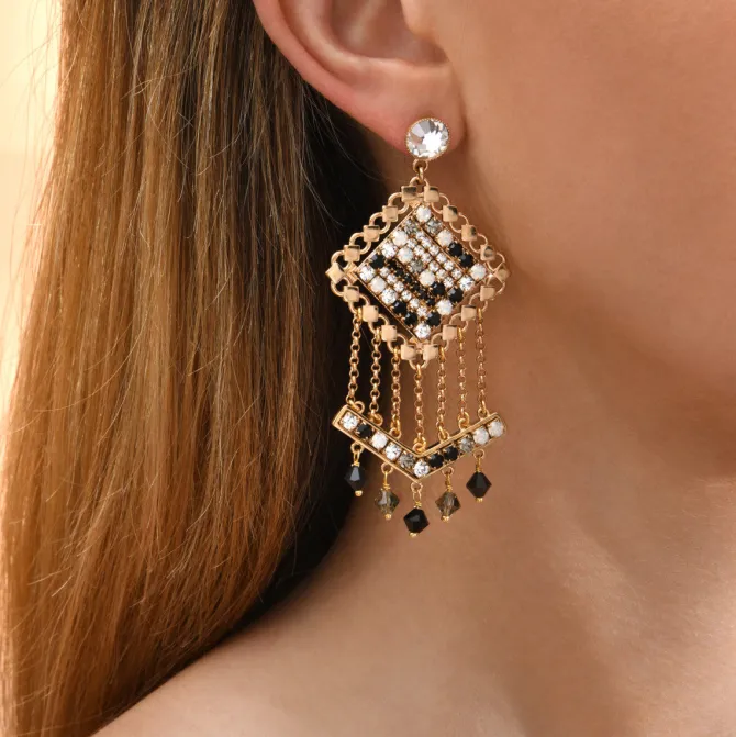 Precious pierced stud earrings - black