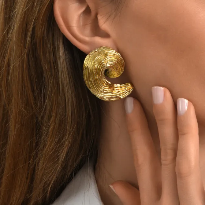 Zaza wide clip-on earrings - gold